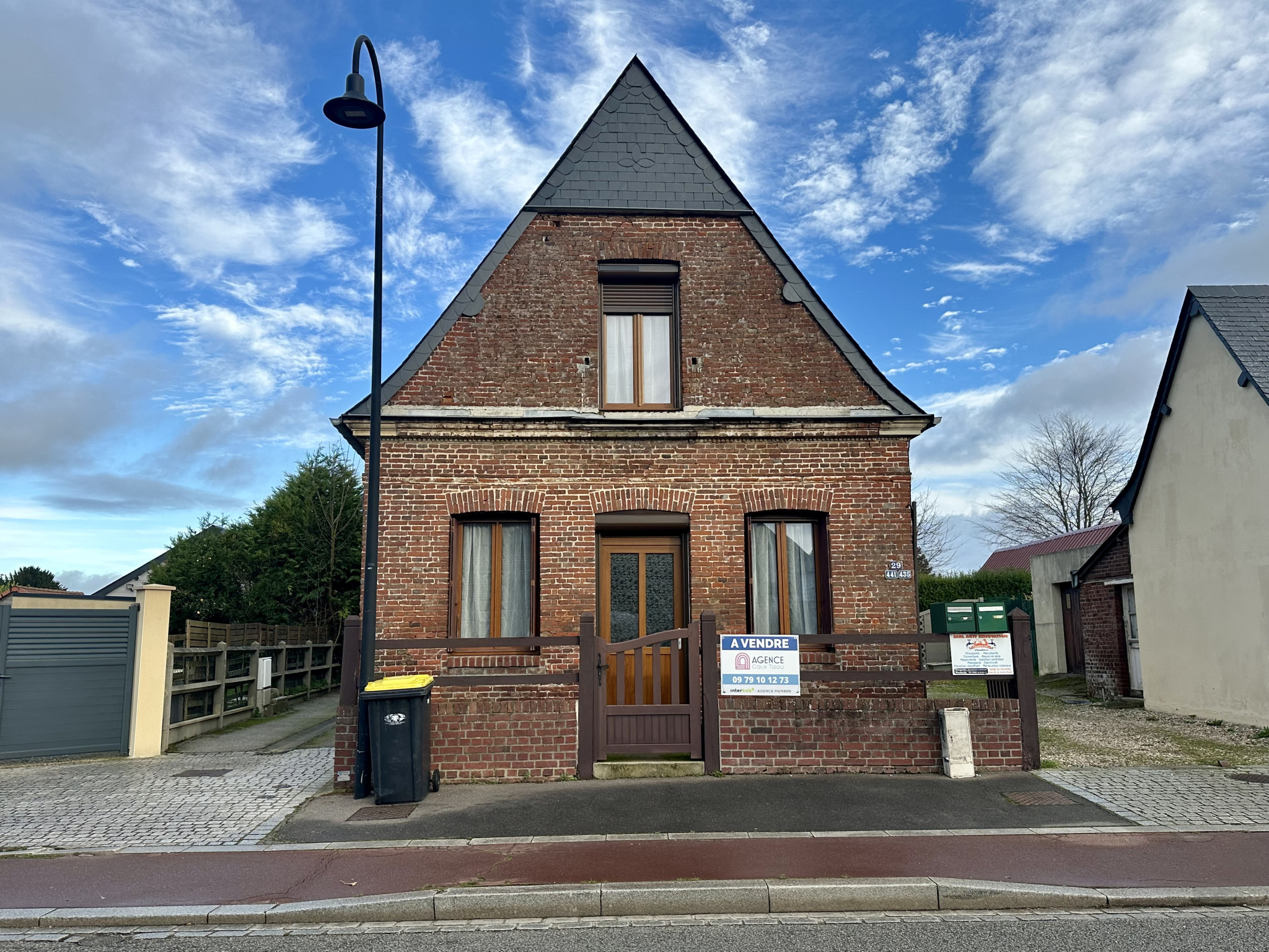 EXCLUSIVITÉ   Maison mitoyenne d’un côté   Saint-Nicolas-d’Aliermont